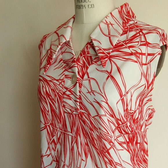 Vintage 1970s Top, Red and White  Dagger Collar Botanical Print Blouse - Picture 7 of 10